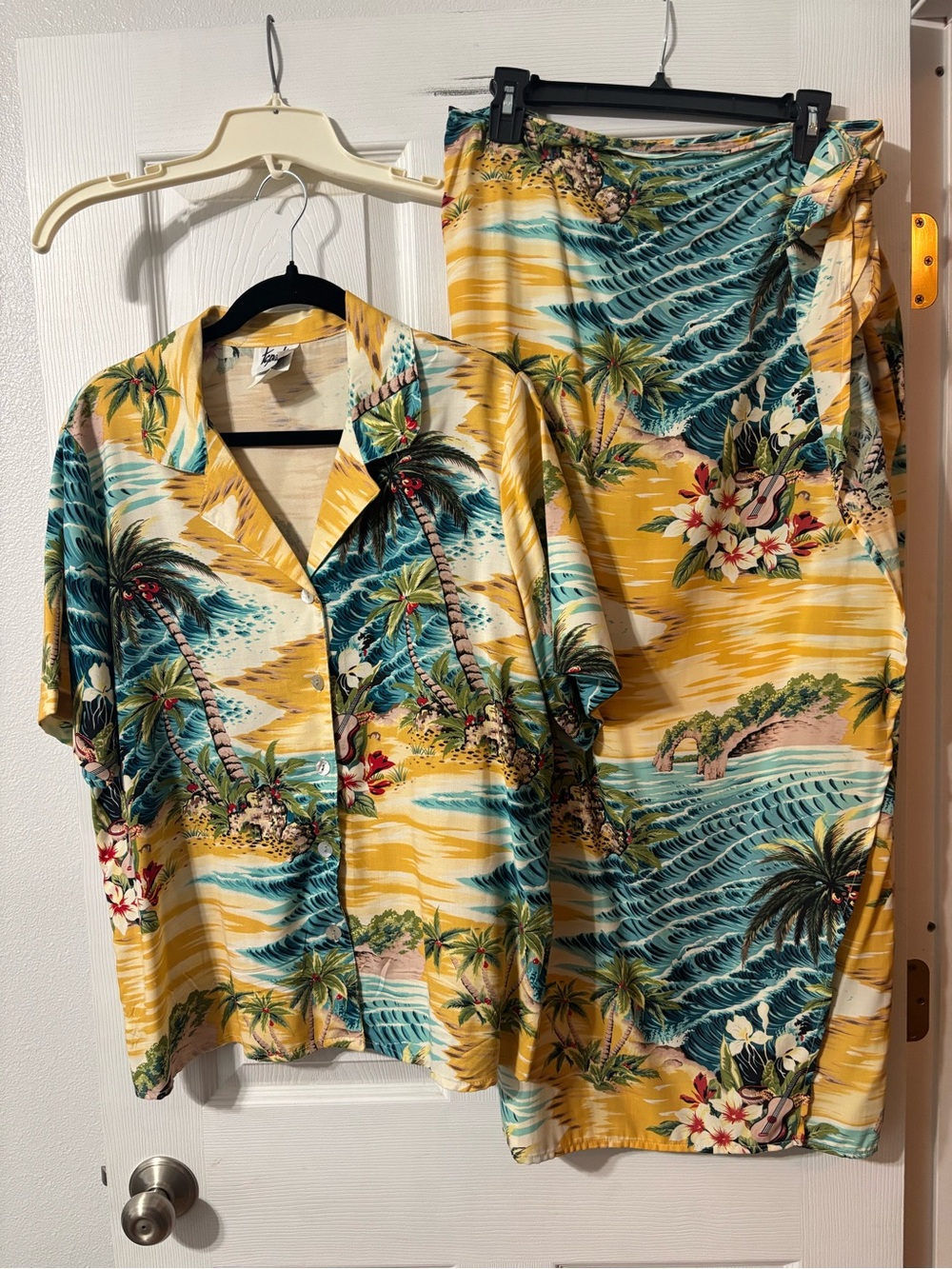 2 Pc Womens Hawaiian Set Lg Tropical Wrap Skirt & Shirt Resort Beach Vacation
